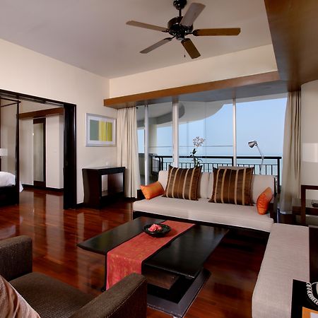 Hilton Hua Hin Resort & Spa Номер фото A suite at the Royal Thai Suite